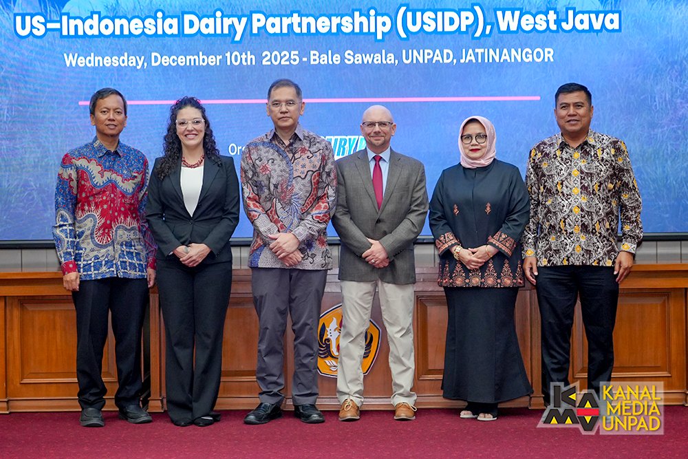 Program Pelatihan Peternak Sapi Perah Diluncurkan di Jabar, Dorong Produksi Susu Nasional